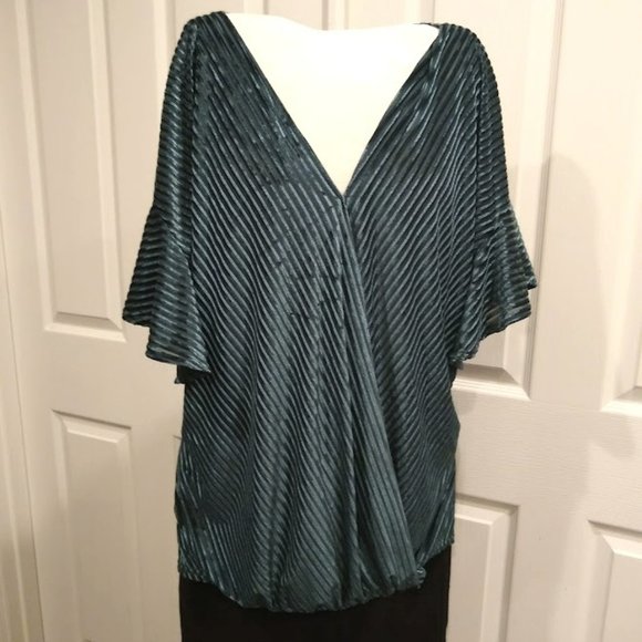 She + Sky Velvet Stripe Wrap Top size 1XL - Picture 1 of 5